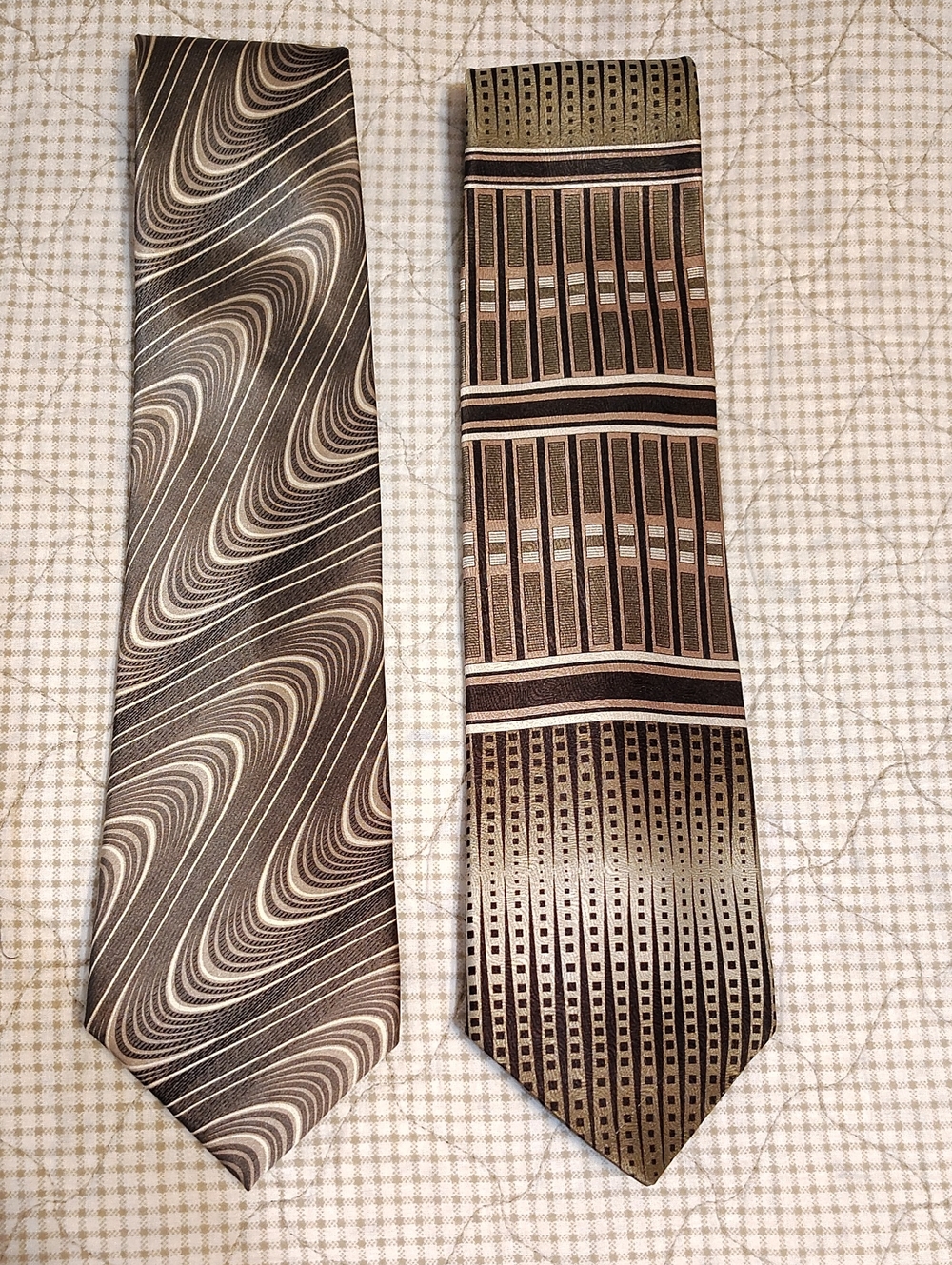 lorenzo Brown Patterned Silk Tie with Cream Accents